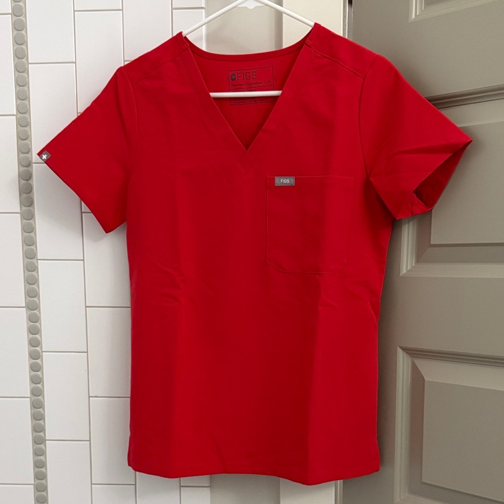 FIGS Women’s Scrub Top